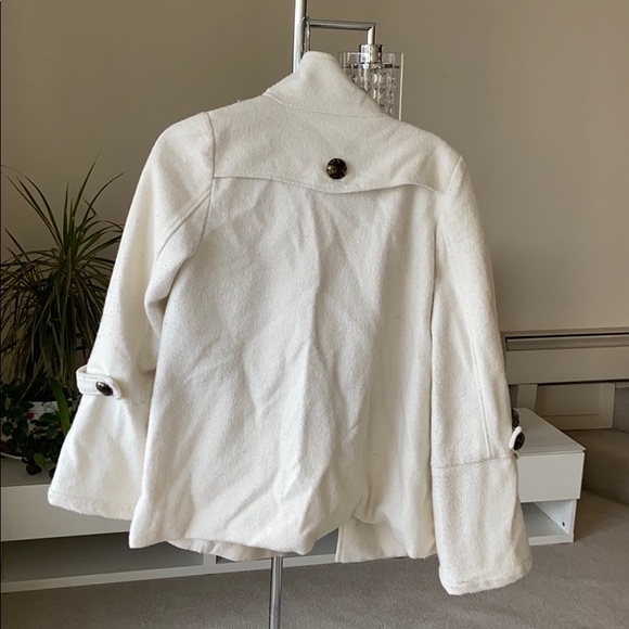 White jacket - Picture 2 of 3